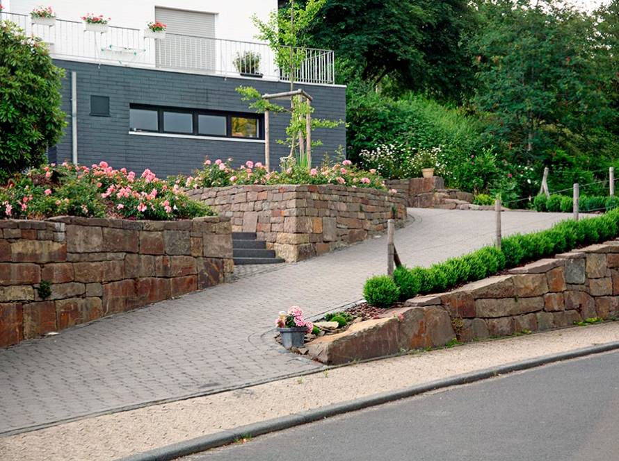 Natursteinmauer